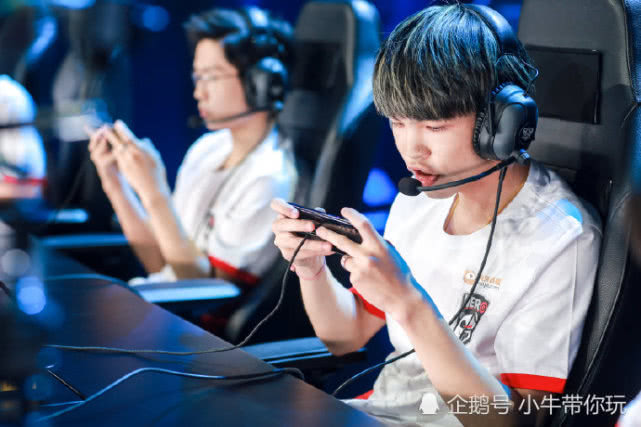 更容易出现 更容易出现