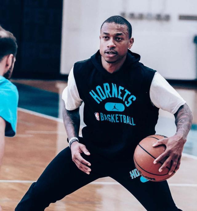 迷人且充满 迷人且充满