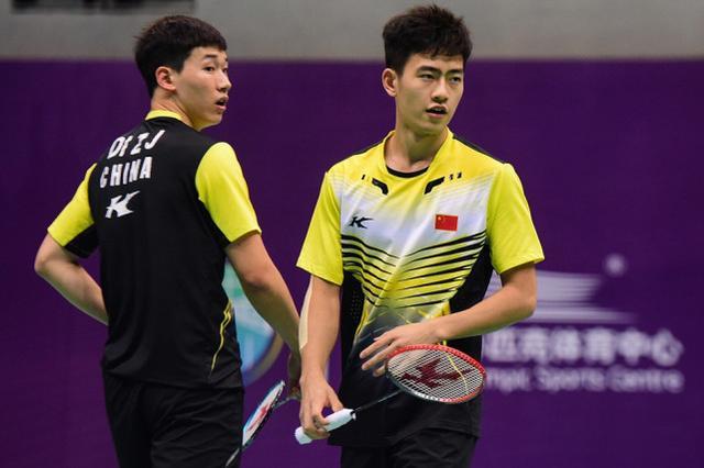 在钢板上 在钢板上